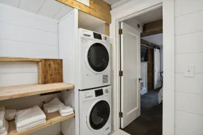 Cozy Studio, Heart Of Downtown Wayzata - Image 2