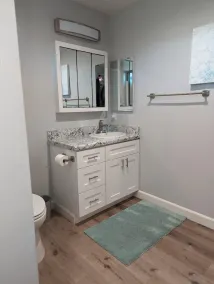 GORGEOUS 1 BED GUEST HOME - Image 5