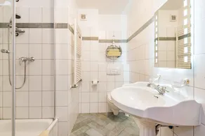 Apartment 'Typ A Zweiter Stock' with Lake View, Shared Terrace and Wi-Fi - Image 3