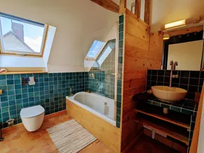 Charming farmhouse with enclosed garden and family activities - Image 2