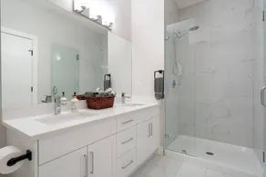 Luxury 3Br Hillhurst Home Central Location - Image 5