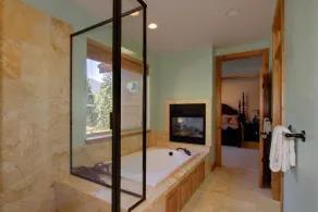 7 Bdrm Estate / Hjemmebiograf / Indendørs pool / WIFI / Pool tbl / rabat åbne dage jul / aug - Image 2