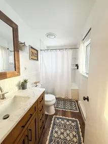 Lakeshore Cottage- Family and Pet Friendly, Lakefront, Fireplace, and Gameroom - Image 3