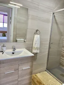 HomeForGuest Amplio apartamento con piscina y terraza en Mogan - Image 2