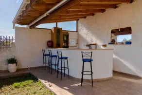 Escape to Kipos: Villa com piscina privada perto de Mesologgi - Image 3