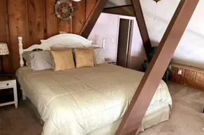Cozy A-Frame Cabin on False River - Image 4