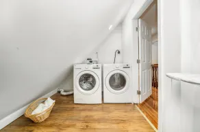 Perfekt til stor gruppe 10 senge • 4. 6 mi til Downtown • trin til T 5BD / 2Bth - Image 2