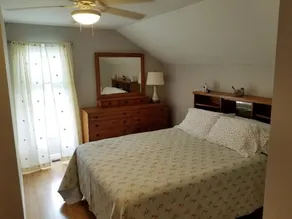 Convenient to the center of town! Beautifully decorated, quiet apartment. - Image 5