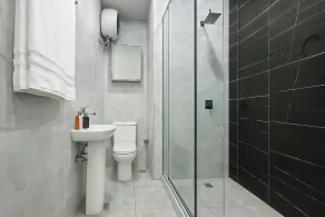Meros Villa Apartment - Image 3