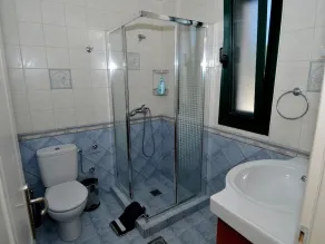 Thalia (2 Bedrooms, Sleeps 4) - Image 3