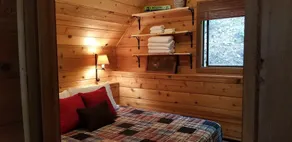 Fantastisk udsigt over Lake Chelan! Unikt \"Treehouse\" kabine med 2 soveværelser og 1 bad - Image 4
