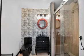 Modern Arts District Loft With Boat Parking 1 Bedroom Cottage - Image 3