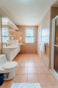 Comfortable 2-Bedroom House in Aruba - Image 3