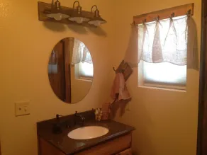 On the Mickelson Trail: Log Home Perfect for families - Image 2
