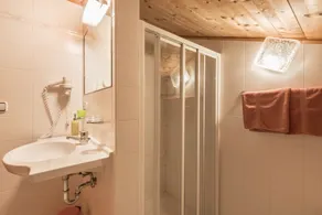 Appartement 'Ladinser Hof Reiterstube' avec vue sur la montagne, jardin partagé et Wi-Fi - Image 2