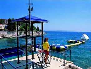 Romantic Holiday Home with pool and large garden, surrounded by greenery - Image 3