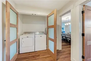 Updated 5 BR house w/ hot tub - 5 min walk to downtown! - Image 2