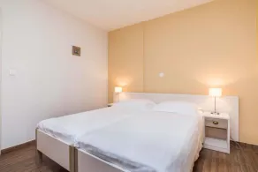 Holiday apartment with pool and Wi-Fi - Image 3
