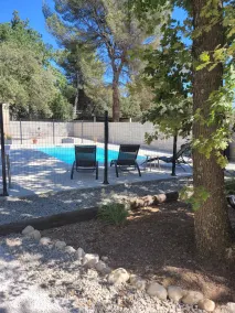 Villa with pool and air conditioning, in a quiet location – Mazan – Sleeps 8 - Image 3