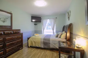 Heated pool, lakeview, double king size, 4 bedrooms, 6 beds, 2 bath, sleep 12 - Image 3