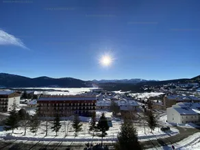 1BR for 4 with parking and ski locker 300m from shops - Image 3