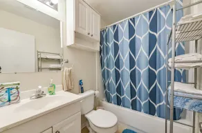 Med Center - 3 bed-2bath - Fully Gated - Dog Friendly -Long-Monthly Discounts - Image 5