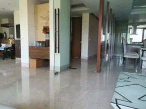 Deluxe 4 Bedroom Apartment - Image 5