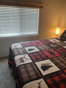 Cozy home on working cattle ranch, close drive to Crater Lake, peaceful, quiet - Image 4