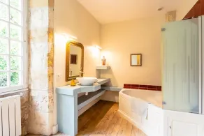 Manoir 1731 - Six Bedroom Villa, Sleeps 12 - Image 2