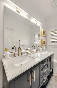 On Austin Ave!!! Completely remodeled and close to Magnolia, Downtown & Baylor.  - Image 2