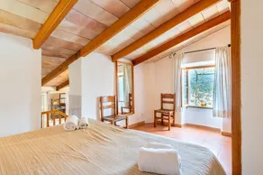 Holiday Home 'Can Jaumins' with Mountain View, Shared Pool & Wi-Fi - Image 5