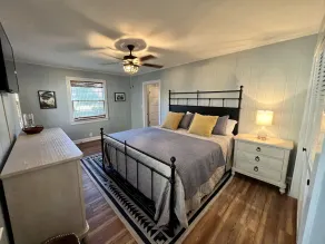 Centrally located fully renovated home, walkable to VSU & SGMC. - Image 5
