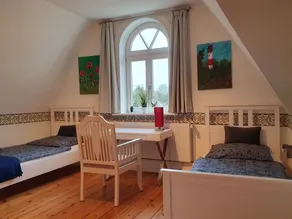 Apartment in charming turn-of-the-century old town villa - Image 4