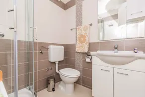 Holiday apartment 250 m from the beach - Image 2