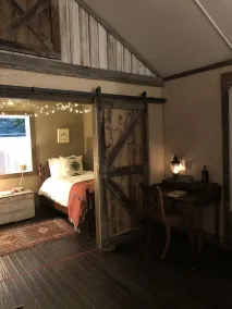 \"No wifi no problem\" 1910 Renovated Bunkhouse - Image 5