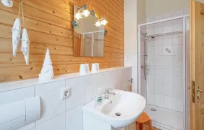 2 Bedroom Amazing Apartment In Krakow Am See - Image 3