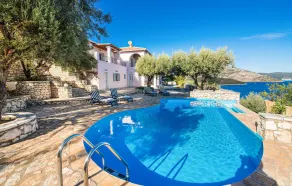 Gorgeous home in Lefkada with private swimming pool, can be inside or outside - Image 5
