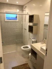 Casa em condomínio fechado a 80 metros da praia com piscina - Image 4