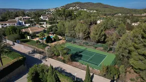 SPECIAL Charmante Villa mit privatem Pool Tennisplatz Fitnessraum Trampolin - Image 3
