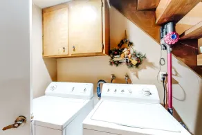 Stylish A-frame cabin with full kitchen, loft & spacious deck - dog-friendly - Image 2