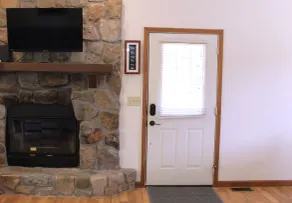 Stones Throw from Giant City Park, Wineries, Hiking, Biking, Hunting and more. - Image 2