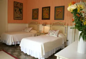 Historical country house near Taormina & the sea. Stunning view of Mt Etna - Image 2