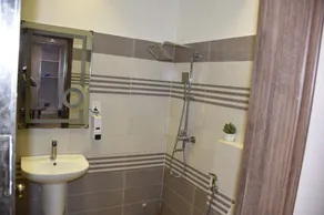Luxary Apartment - Image 3