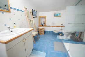 Peaceful countryside location in the heart of the Pic Saint Loup, Languedoc - Image 2