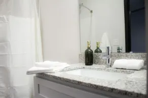 Magnificent 4BR House in Bloomington with Hot Tub - Image 5