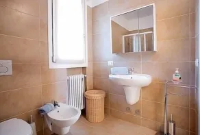 Dorfzentrum, Pool-Apartment mit Seeblick. Kein Auto als Bus und Fähre erforderlich - Image 4