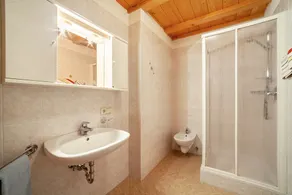 Ferienwohnung \"Lingerhof - Alpenrose\" mit Bergblick, Gemeinschaftsgarten und WLAN - Image 5