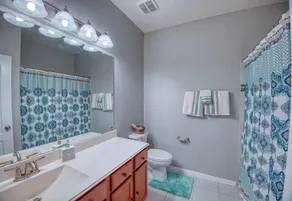 Luxury rental in great location - Image 5