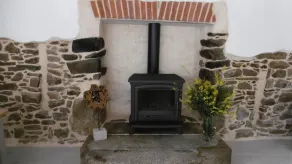 Delightful Stone Cottage Five Minutes Walk from the Coastal Path - Image 2