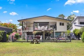 Villa Beachside - On the beach, Air- conditioned and Pet Friendly - Image 2